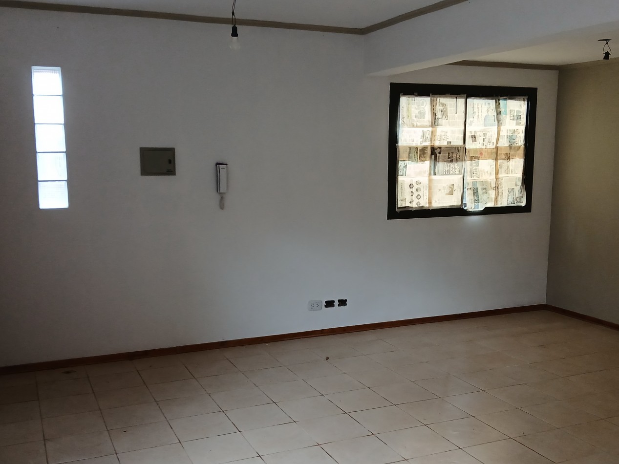 Es APTO CREDITO.Vendo Duplex a estrenar, espacioso estar comedor, cocina amoblada, patio exclusivo, cochera.