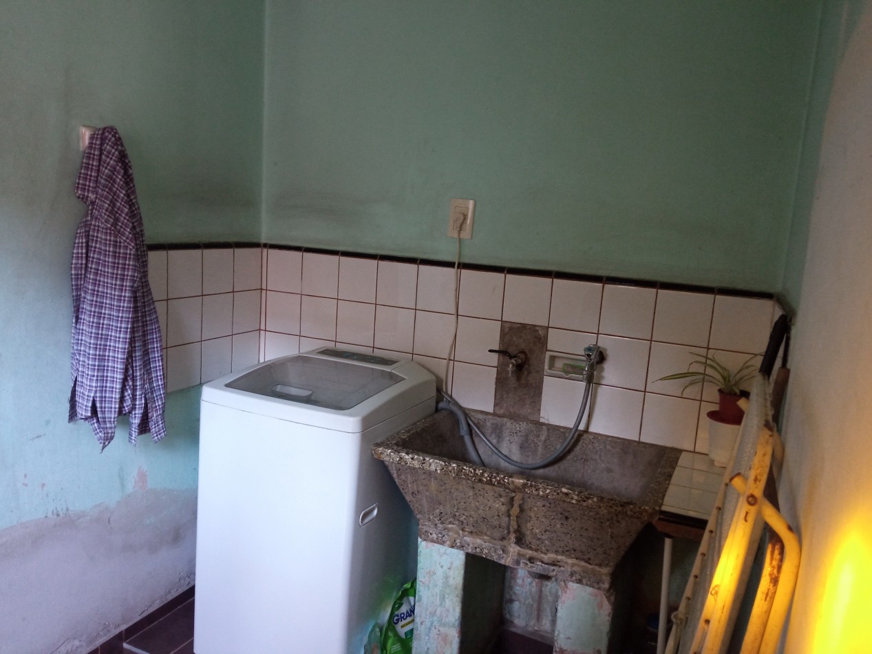 Es APTA CREDITO. Inmejorable ubicacion casa esquina Lavalle frente Ciclovia 