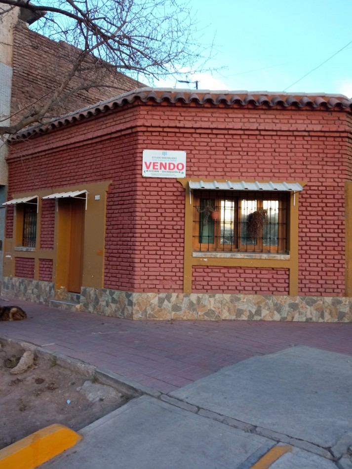 Es APTA CREDITO.Espetacular ubicacion y conexion de casa esquina excelente entorno