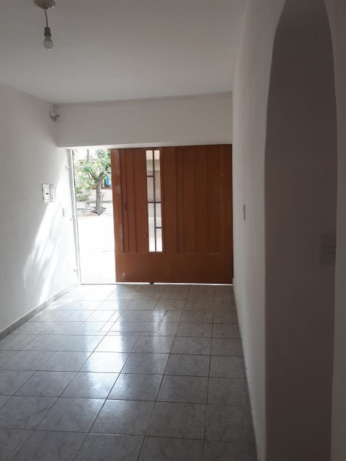 Es APTA CREDITO.Espetacular ubicacion y conexion de casa esquina excelente entorno