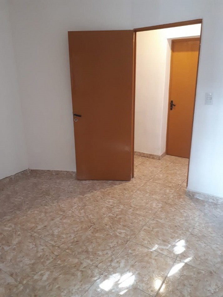Es APTA CREDITO.Espetacular ubicacion y conexion de casa esquina excelente entorno